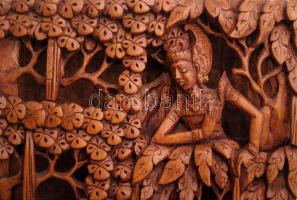 Ázsiai táncosok, gazdagon díszített faragás, jelzett, 50×22,5×4,5 cm