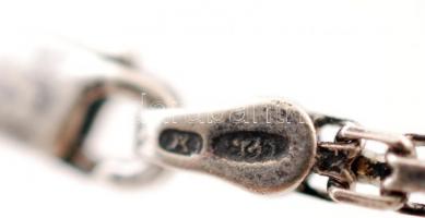 Ezüst(Ag) nyaklánc, jelzett, lófej alakú jáde medállal, nettó: 6,8 g