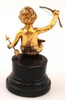 Ámor, asztali bronz szobrocska, fa talapzaton, m: 8 cm
