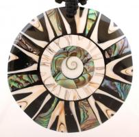 Fekete paua kagyló mozaik függő láncon