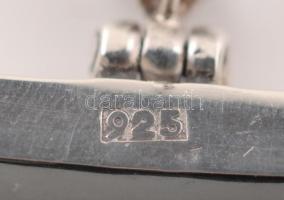 Ezüst(Ag) foglalatos fekete kagyló függő, jelzett, br: 7,3 g