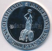 Spanyolország 1992. 2000P Ag "1992 Olimpia - Kerekesszékes kosárlabda" eredeti fa díszdobozban, tanúsítvánnyal T:PP  Spain 1992. 2000 Pesetas Ag "1992 Olympics - Wheelchair basketball" in original wooden case, with certificate C:PP