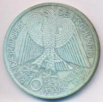 NSZK 1987J 10M Ag "750 éves Berlin" T:2 patina
FRG 1987J 10 Mark Ag "750th Anniversa...
