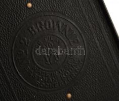 cca 1916-1933 Kodak No. 2A Brownie, Model C fényképezőgép, kopottas állapotban, 18×8×12,5 cm