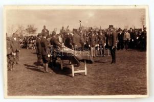 1930 Körösladány, Levente zászló szentelés. Fotólap.