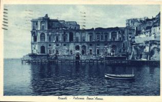 Naples, Napoli; Palazzo DonnAnna / palace, boat (EK)