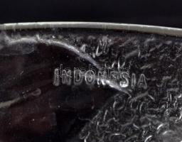 3 db virágmintás indonéz üveg tálka, jelzettek, apró kopásnyomokkal, d: 12,5 cm