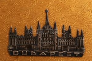 Retró fém zenélő doboz, rajta a Parlament képével(kupolán csillaggal), 18x10x4 cm