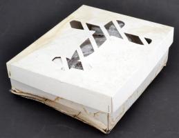 1999 Tokaji Hárslevelű, száraz fehérbor, 0,4 l, jópofa, repülő alakú üvegben, saját, megviselt állap...