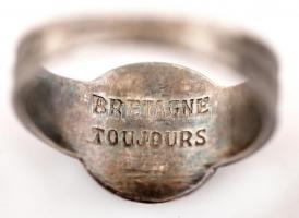 "Breiz Bepred Bretagne Toujoures" feliratú ezüst(Ag) gyűrű, jelzett, nettó: 5,2 g