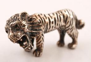 Ezüst(Ag) oroszlán, mozgó fejjel, jelzett, nettó: 40,1 g