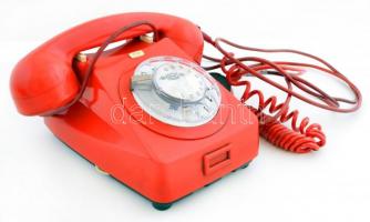 Retro piros telefon, jelzett (Mechanikai Művek), nem kipróbált, 20×23 cm