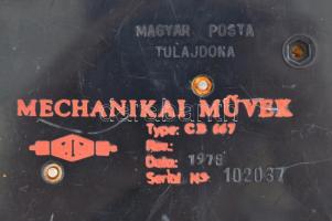 Retro piros telefon, jelzett (Mechanikai Művek), nem kipróbált, 20×23 cm