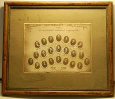 1924 A pásztói ipartestület tagjai tabló fotó keretben 24x28 cm