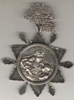 19.szd Ag keresztelői medál lánccal T:2