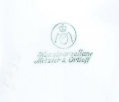 Metzler & Ortloff porcelán őzike, kézzel festett, jelzett, apró kopásnyomokkal, m: 19 cm
