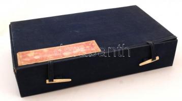 Távol-keleti sakk-készlet, csontőrlemény bábukkal, pótolt táblával, saját dobozában, jó állapotban