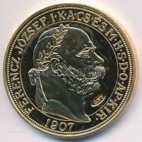 DN "Osztrák-Magyar Monarchia pénzei utánveretben - 1907. 100K" aranyozott Cu-Ni emlékérem ...