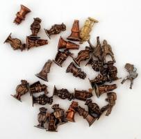 31 db fém sakk? figura, m:2-4 cm