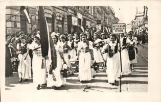 Budapest, Református Olaszi leányszövetség felvonulása, photo