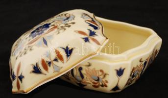 Zsolnay búzavirág mintás dobozka, kézzel festett, jelzett, hibátlan, 10×10 cm