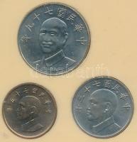 Tajvan 1984. 5Y + 1986. 1Y + 1990. 10Y plasztiktokban T:2
Taiwan 1984. 5 Yuan + 1986. 1 Yuan + 1990...