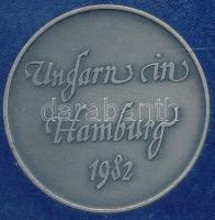 1982. "Szent István denár / Ungarn in Hamburg" fém emlékérem  plasztiktokban T:1