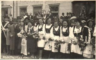 Sepiszentgyörgy, Sfantu Gheorghe; felvétel a bevonulás nézőiről, kiadja a Kövér Studió / entry of the Hungarian troops, group photo (EK)