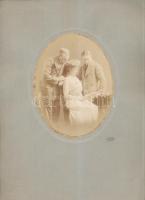 cca 1900-20 Vegyes családi fotó tétel, benne 3db keményhátú kabinetfotó, különböző méretben és minős...