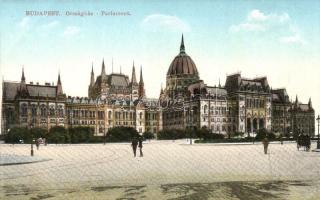 Budapest V. Országház a Kossuth Lajos tér irányából