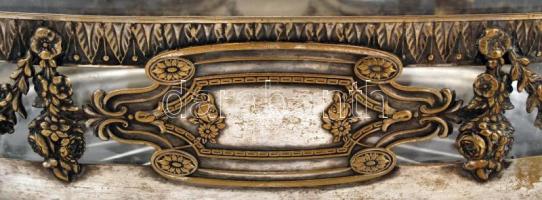 Argentor historizáló díszkosár, ezüstözött alpakka, jelzett (OX.), eredeti üveggel, kis csorbával, 1...