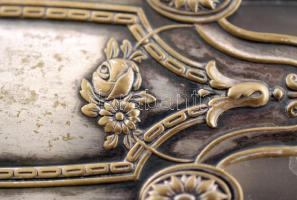 Argentor historizáló díszkosár, ezüstözött alpakka, jelzett (OX.), eredeti üveggel, kis csorbával, 1...