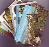 123 db főleg külföldi modern képeslap