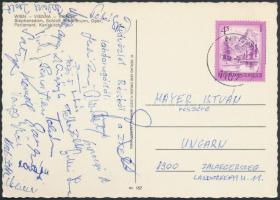 A ZTE labdarúgó csapat tagjainak aláírása a Bécsből hazaküldött képeslap hátoldalán