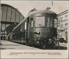 cca 1955 A MÁV első Ward-Leonard rendszerű villamos motorkocsija, feliratozott MTI sajtófotó, foltos, 21x24 cm