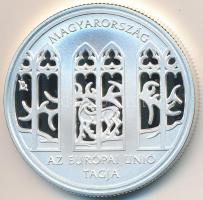 2004. 5000Ft Ag "Magyarország az EU tagja" tanúsítvánnyal T:PP felületi karc