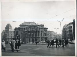 1955 Ék Sándor (1902-1975) festőművész felvétele a Nemzeti Színházról, jelzés nélkül, a szerző hagyatékából, 24x18 cm