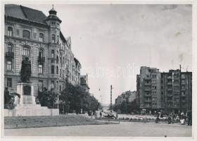 cca 1950 Ék Sándor (1902-1975) festőművész: Budapest, Móricz Zsigmond körtér, jelzés nélkül, a szerző hagyatékából, 24x16 cm