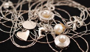 6 db ezüst(Ag) nyaklánc, kis medálokkal, jelzettek, br: 12,4 g