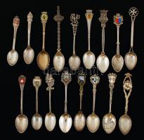 17 db ezüst(Ag) emlékkanál, jelzettek, br: 183 g