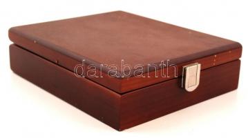 Nyitókészlet, eredeti fa dobozában, 20×16 cm