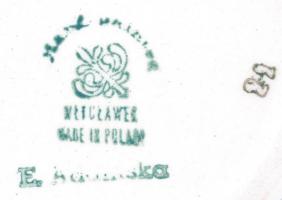 Kerámia tétel összesen:5db , egyiken apró lepattanás