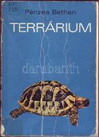 Pénzes Bethen:Terrárium.Kétéltűek, hüllők és kisemlősök elhelyezése és gondozása a lakásban.Sok képpel és ábrával (1972)