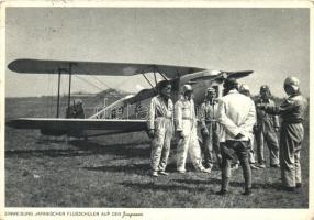 Einweisung Japanischer Flugschüler auf den Jungmann / Bücker Bü 131 Jungmann, admission of a Japanese student pilot (fa)