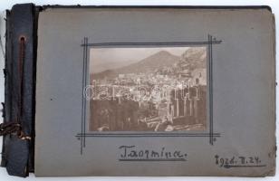 1928 Taormina és környéke fotóalbum, 13db különböző méretű fotó ill., ebből 4db képeslap, elvált old...