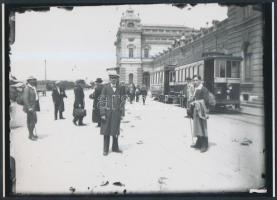 cca 1900 Az 5-ös villamos végállomása, korabeli üveglemez negatívról készült mai modern nagyítás, 13x18 cm