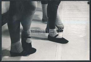 cca 1985 Molnár Csikós Virág fotósorozata balettről,  balettiskoláról, jelzés nélküli vintage fotómű...