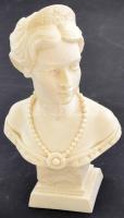 Kis vegyes bolha tétel: Erzsébet királynő büszt, gipsz, jelzett, m: 12 cm; Gösser fém névjegykártyat...