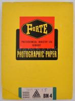 cca 1914-1918 Katonai negatívok a lövészárokból és más helyszínekről, 11 db üveglemez, 6x9 cm