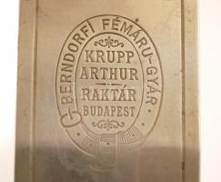 Berndorf alpakka gyufatartó, "Berndorfi Fémáru-gyár - Krupp Arthur - Raktár Budapest" feli...